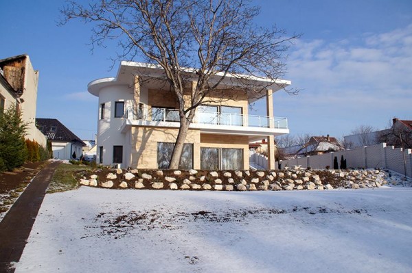 Vác, Sándor u. (2011)